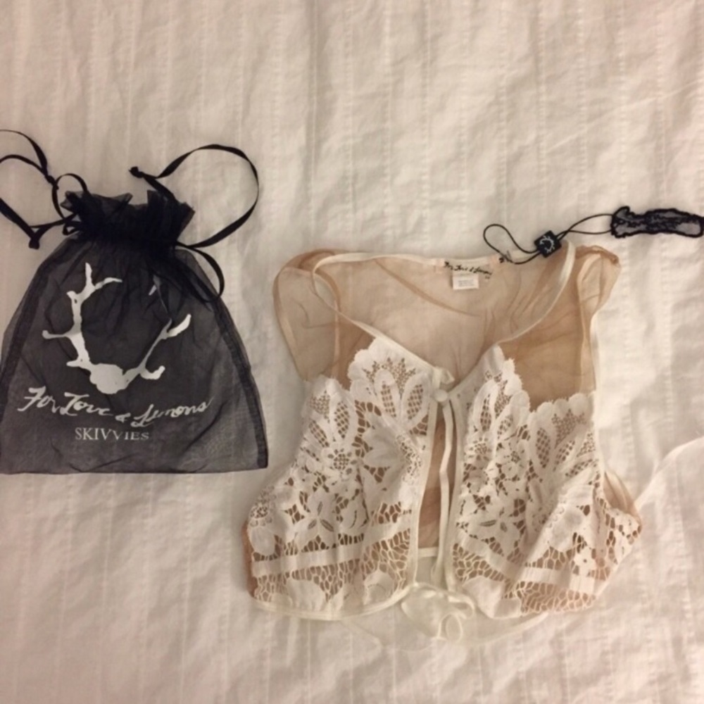 NWT For Love & Lemons top